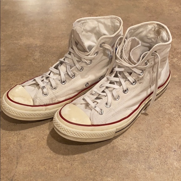 Men’s Converse high top shoes size 9.5